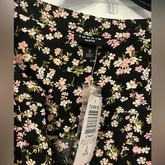 Size 22/24- Torrid Harper tunic blouse in floral print - new with tags - Picture 4 of 6